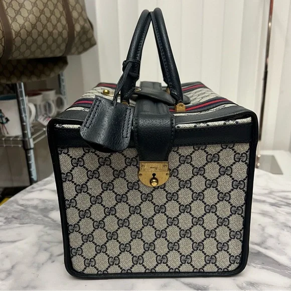 Vintage Gucci | Navy Train Case Luggage Bag - Picture 12 of 17